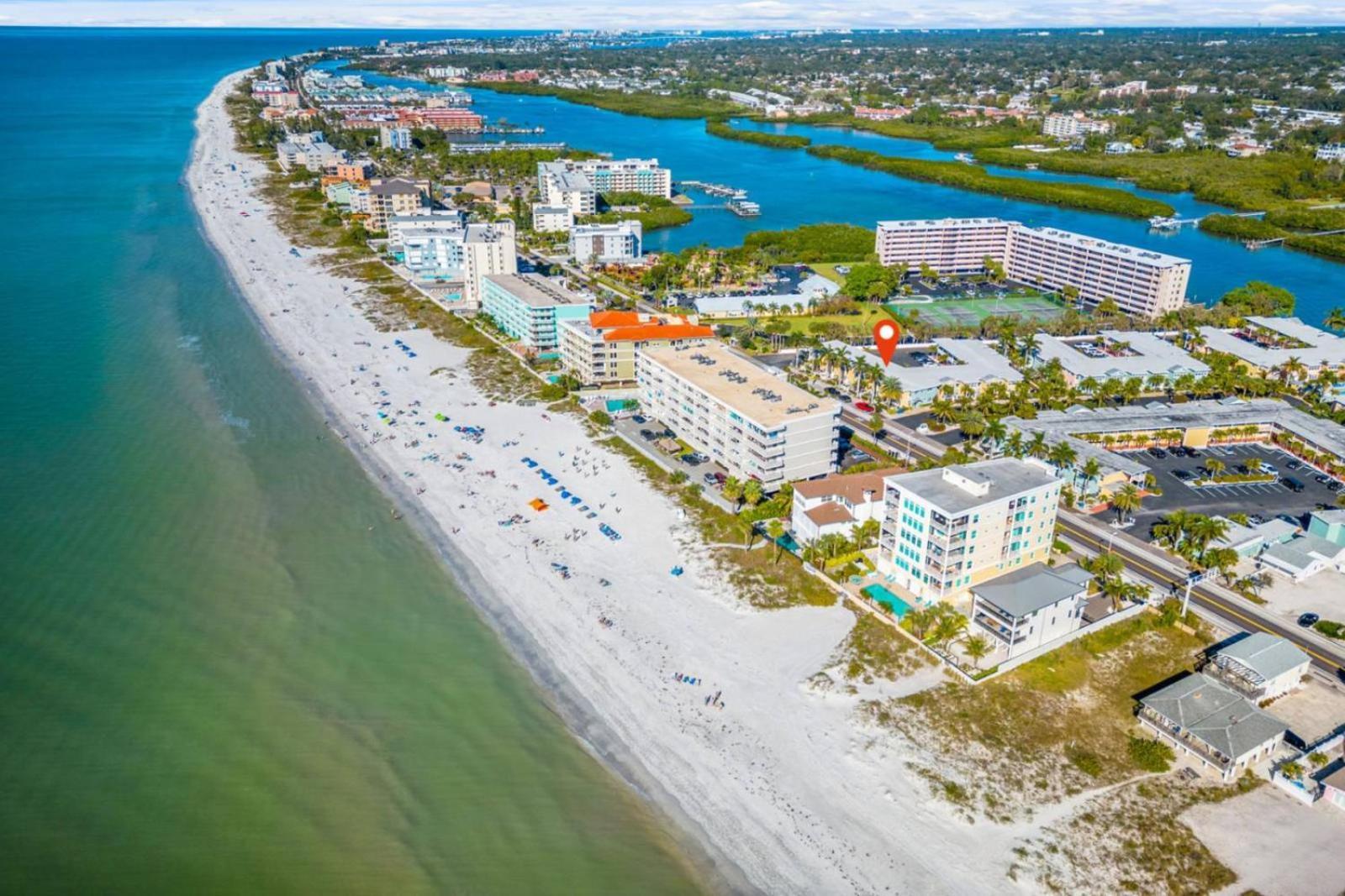 Gulf Coast Gem Private Condo - 2Bed, 1Bath, Sleeps 6, Across The Street From Beach & Gulf, Game Room, Pool Clearwater Beach Eksteriør bilde