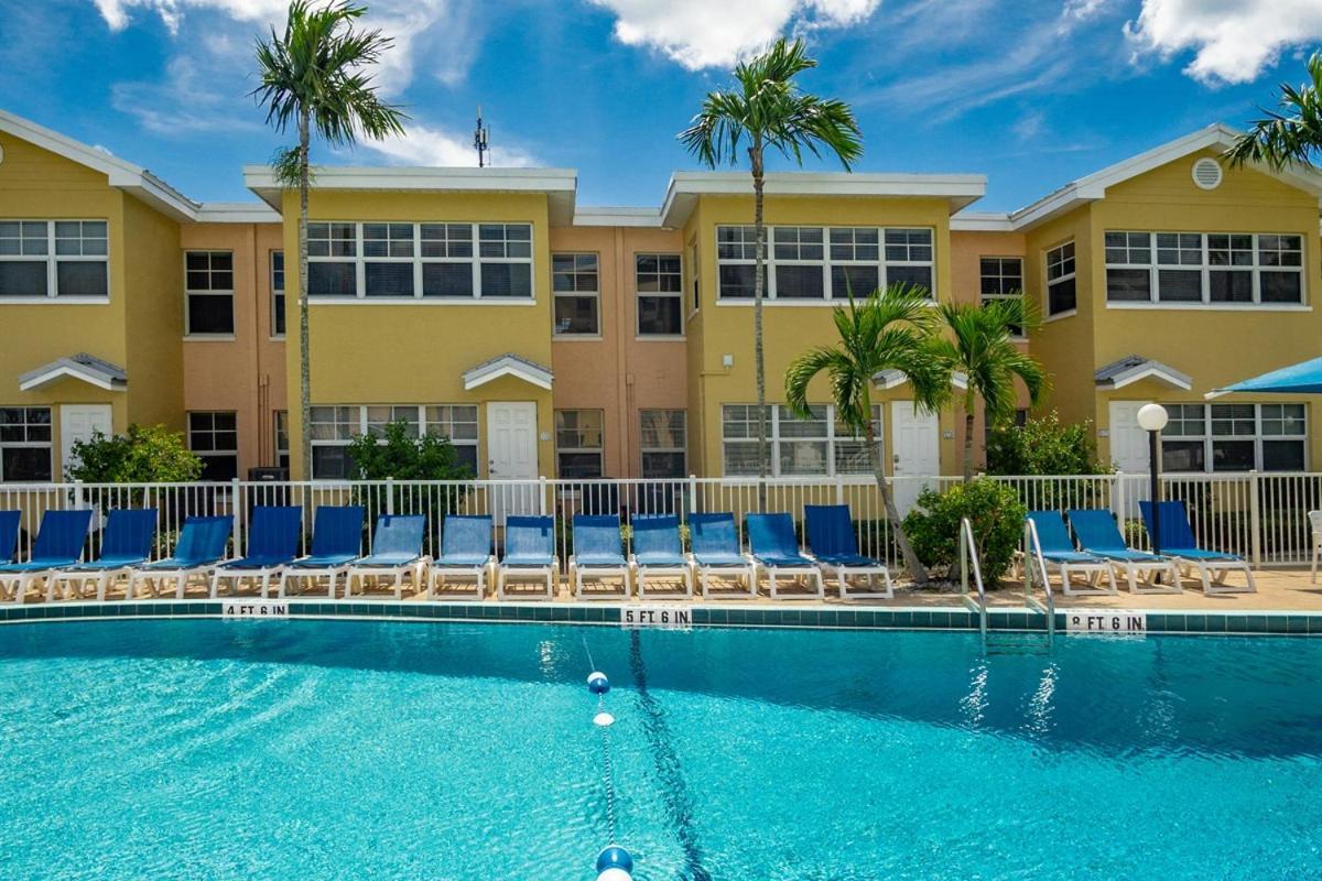 Gulf Coast Gem Private Condo - 2Bed, 1Bath, Sleeps 6, Across The Street From Beach & Gulf, Game Room, Pool Clearwater Beach Eksteriør bilde