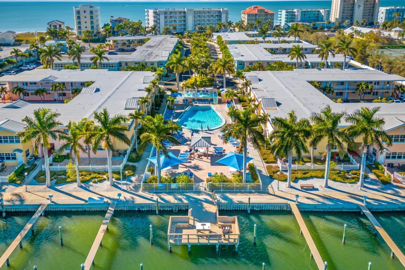 Gulf Coast Gem Private Condo - 2Bed, 1Bath, Sleeps 6, Across The Street From Beach & Gulf, Game Room, Pool Clearwater Beach Eksteriør bilde