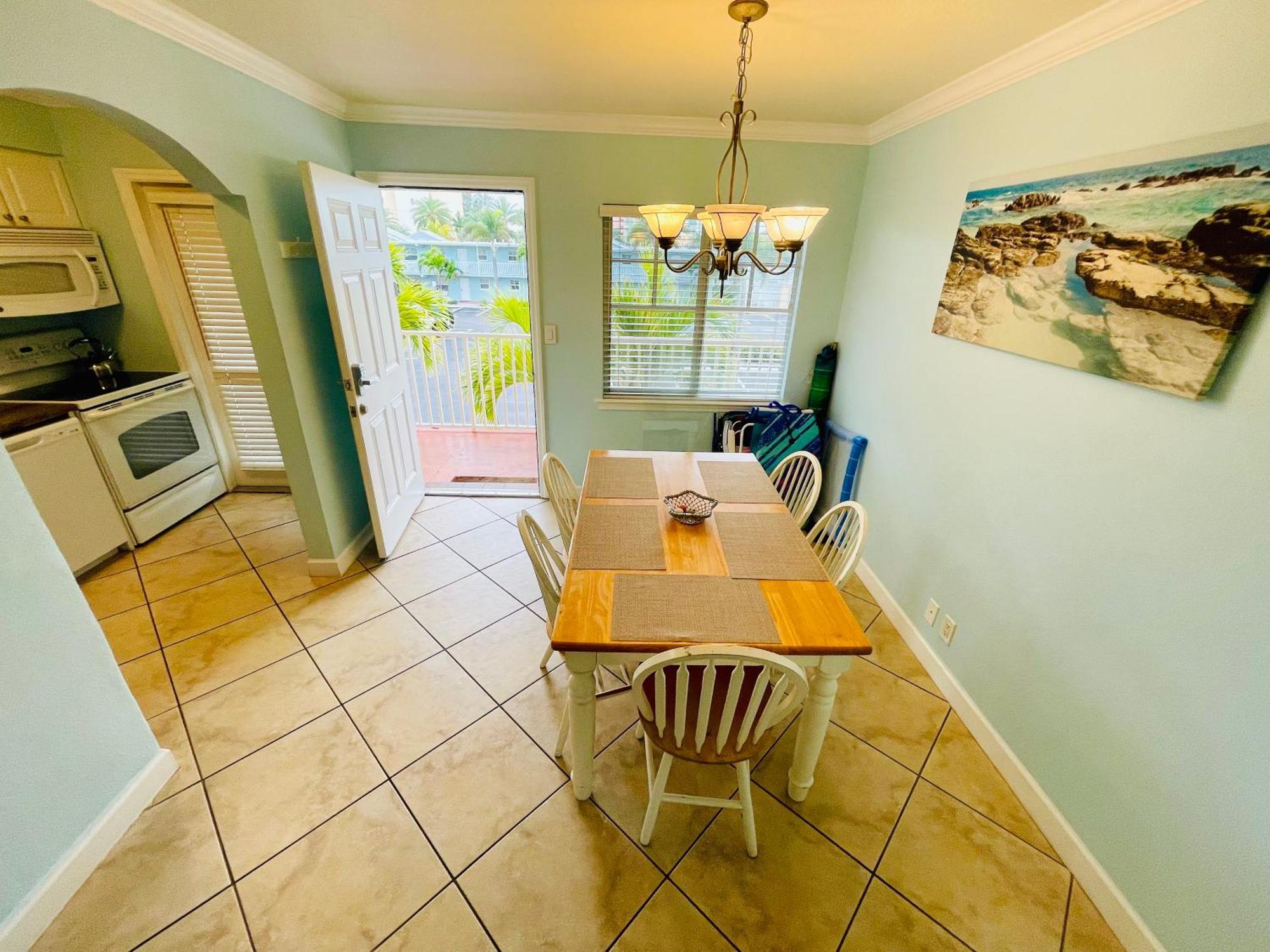 Gulf Coast Gem Private Condo - 2Bed, 1Bath, Sleeps 6, Across The Street From Beach & Gulf, Game Room, Pool Clearwater Beach Eksteriør bilde