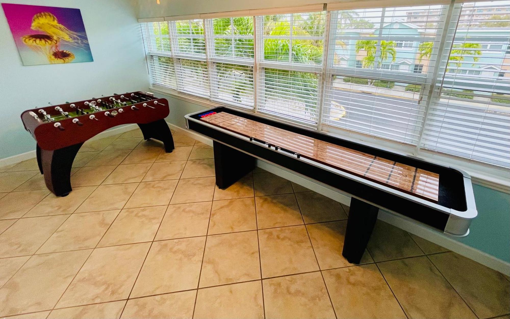 Gulf Coast Gem Private Condo - 2Bed, 1Bath, Sleeps 6, Across The Street From Beach & Gulf, Game Room, Pool Clearwater Beach Eksteriør bilde